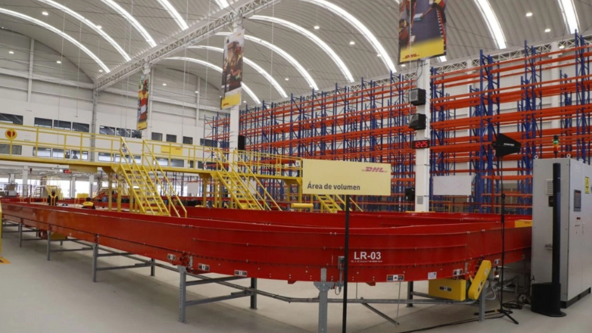 Sheinbaum advierte que revocar el transporte de carga en AIFA sería un riesgo para usuarios del AICM