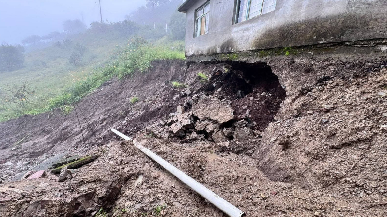 Huracán Priscila deja afectaciones en viviendas de Ixmiquilpan