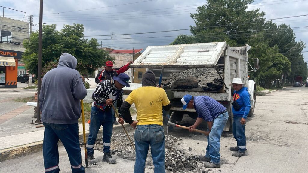 MINERAL DE LA REFORMA IMPULSA PROGRAMA SEMANAL DE BACHEO (3)