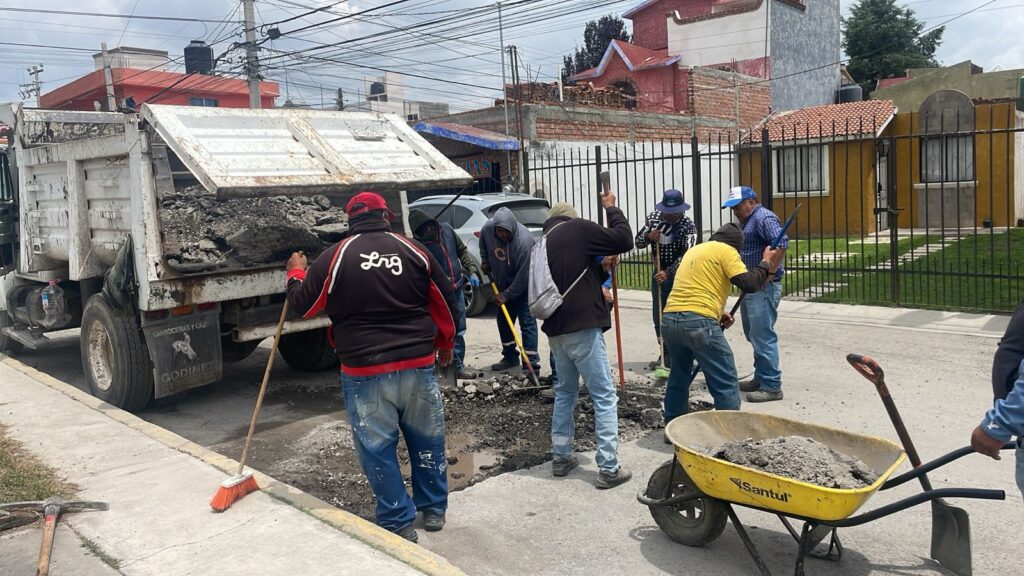MINERAL DE LA REFORMA IMPULSA PROGRAMA SEMANAL DE BACHEO (3)
