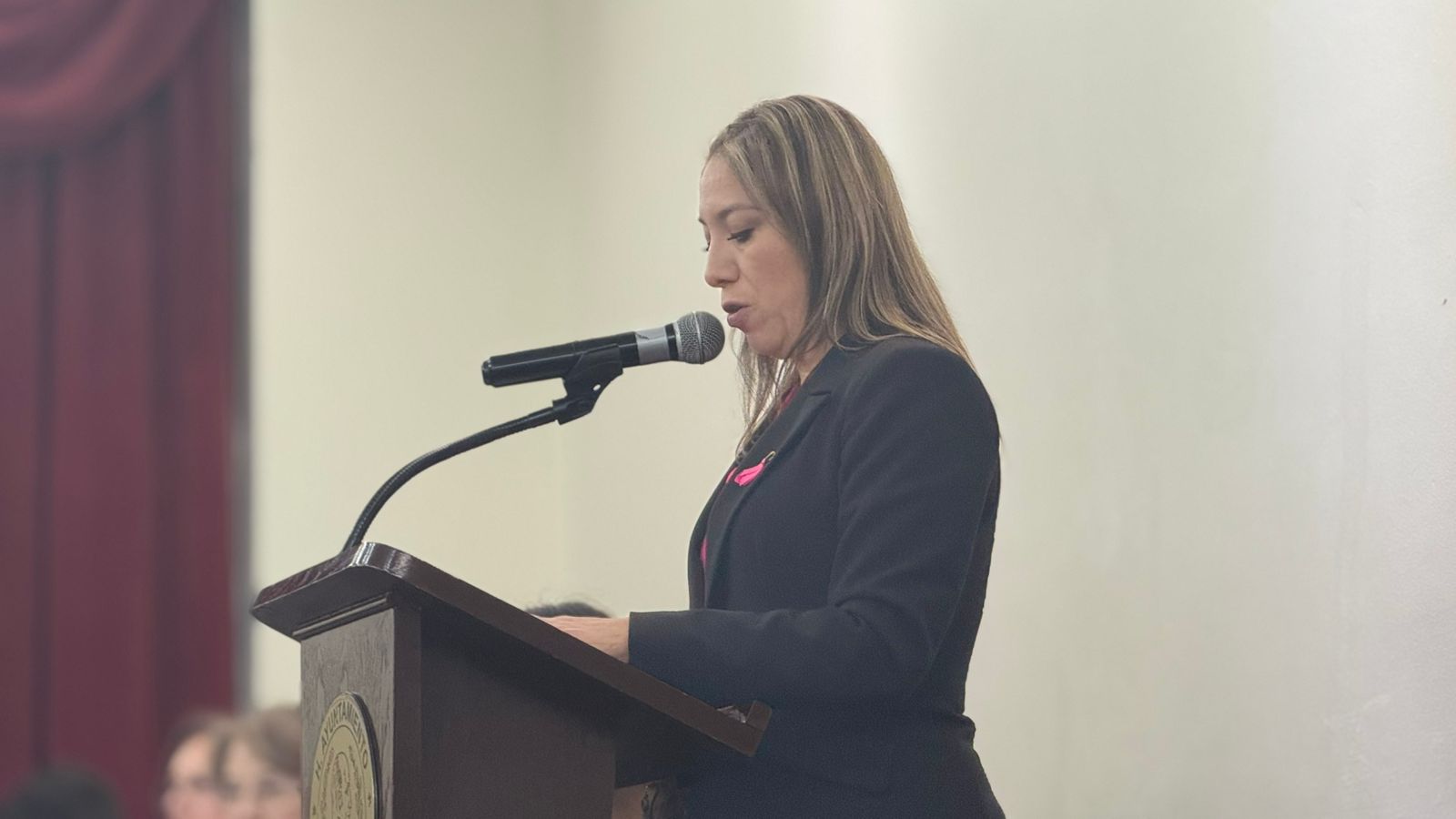 Proponen recortar gastos para arreglar baches en Pachuca