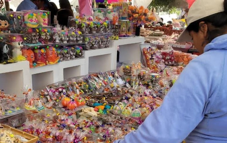 Instalan tianguis de dia muertos en Ixmiquilpan, esperan más de 3 mil visitantes