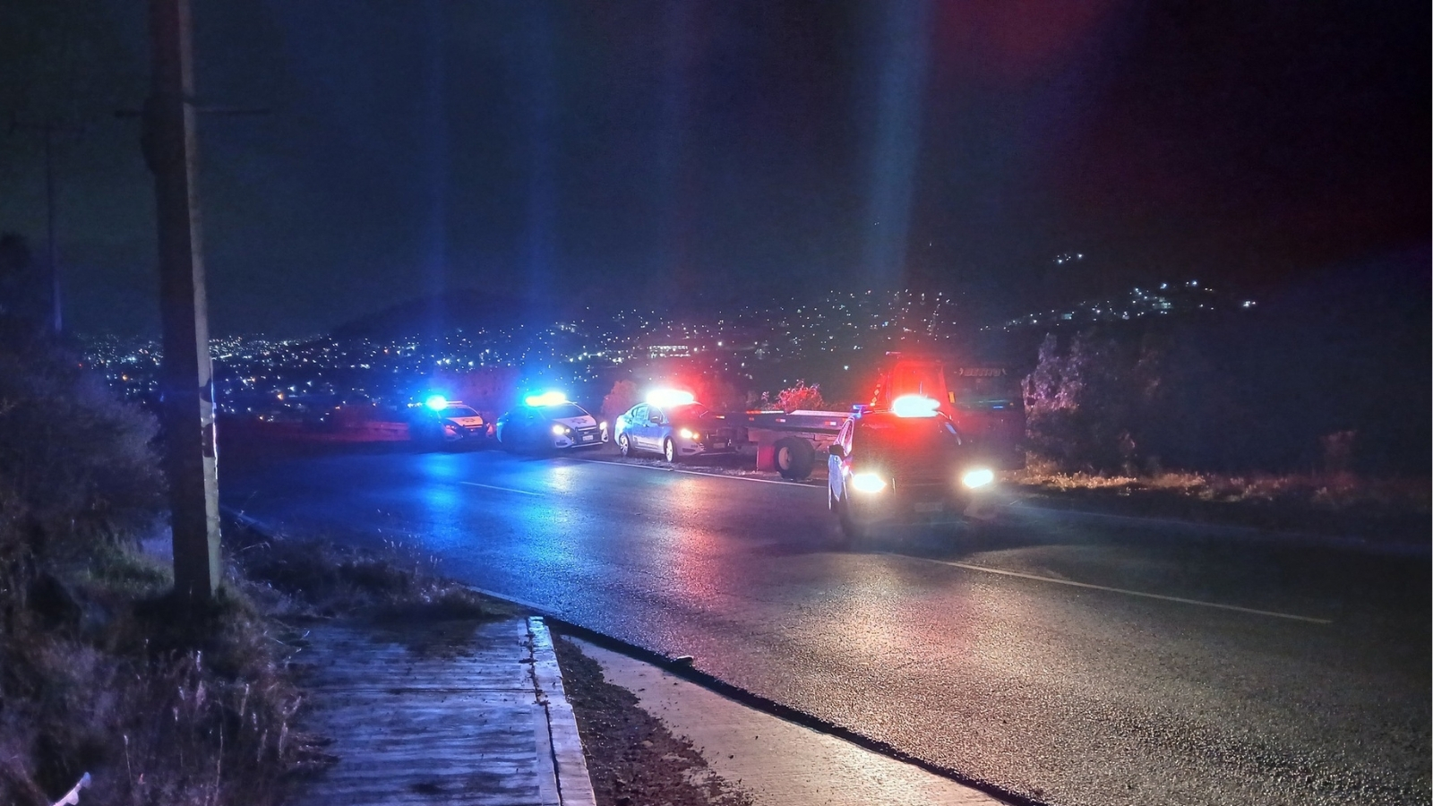 Volcadura en el Corredor de la Montaña