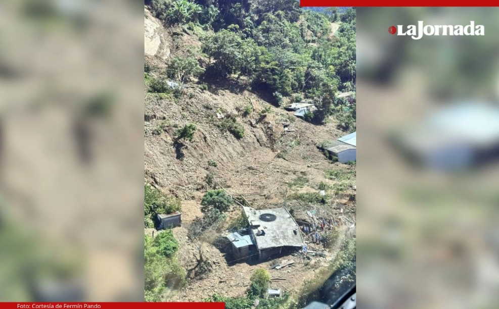 Rentan helicóptero para llevar víveres a damnificados de Joquela, Hidalgo