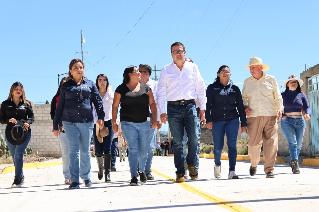 Transforman calles de Zempoala con tres obras de pavimentación hidráulica