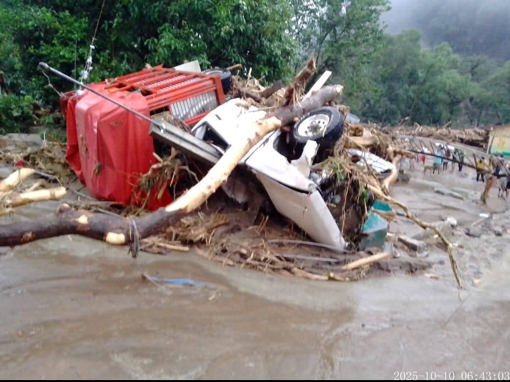 Más de 40 caminos y carreteras siguen cerrados en Hidalgo tras el paso del huracán Priscilla