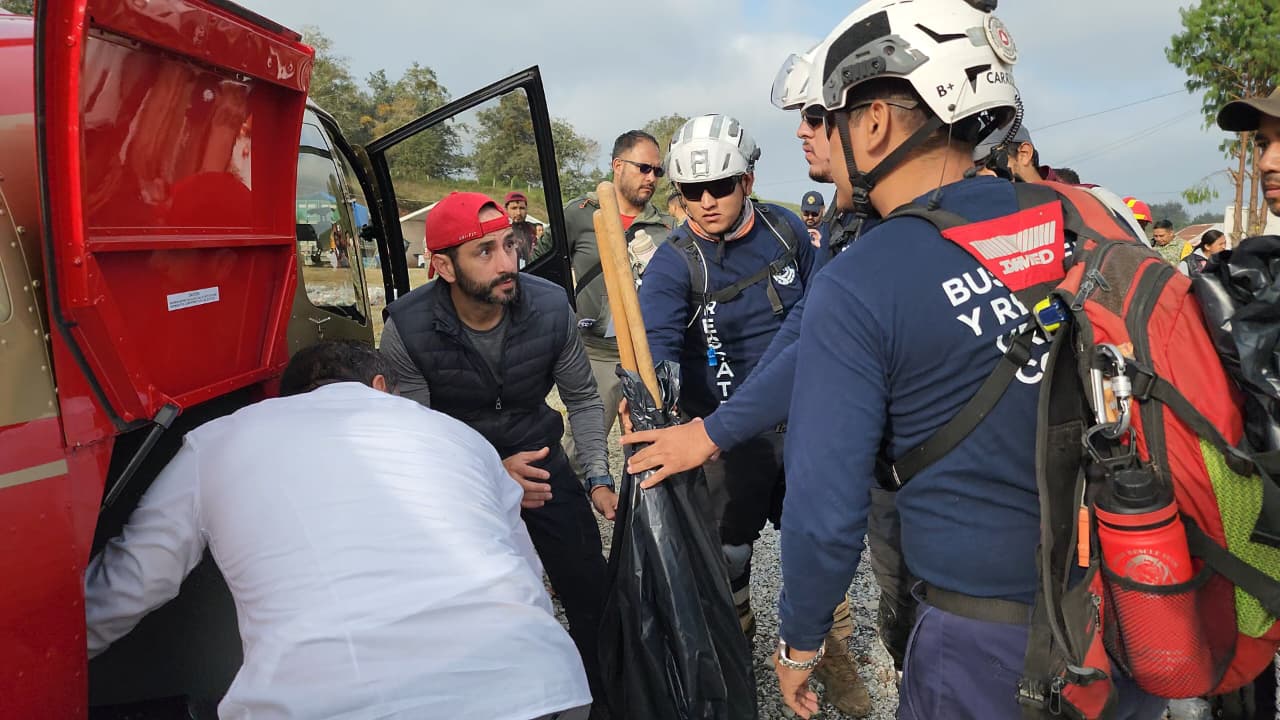 Siguen los rescates y la ayuda humanitaria en Hidalgo tras la emergencia