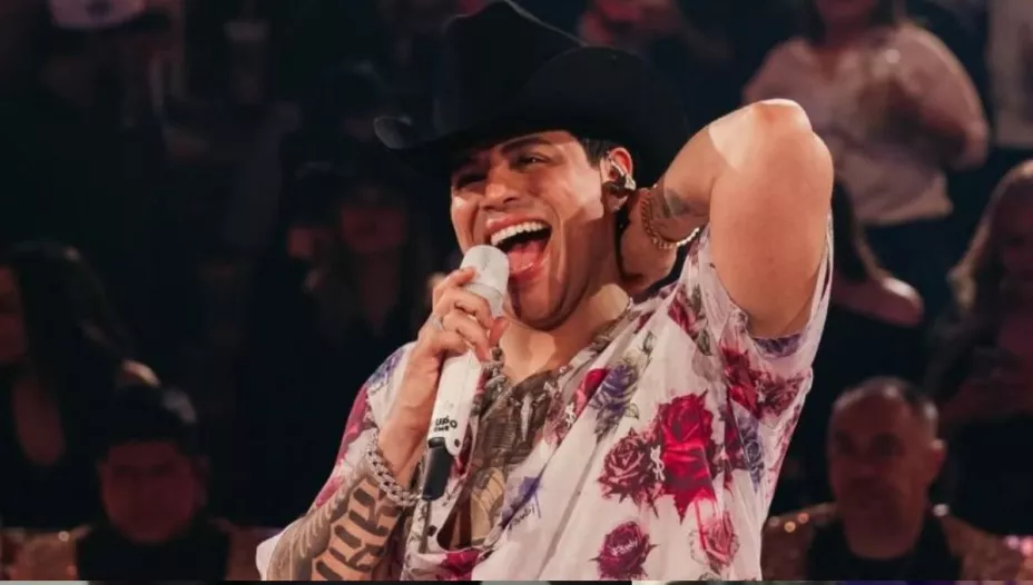 Eduin Caz Grupo Firme