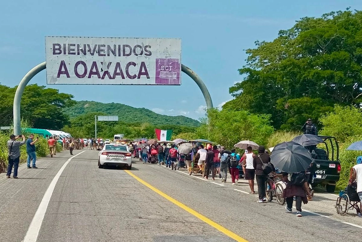 Éxodo migrante arriba a Oaxaca; se dirigen al centro del país