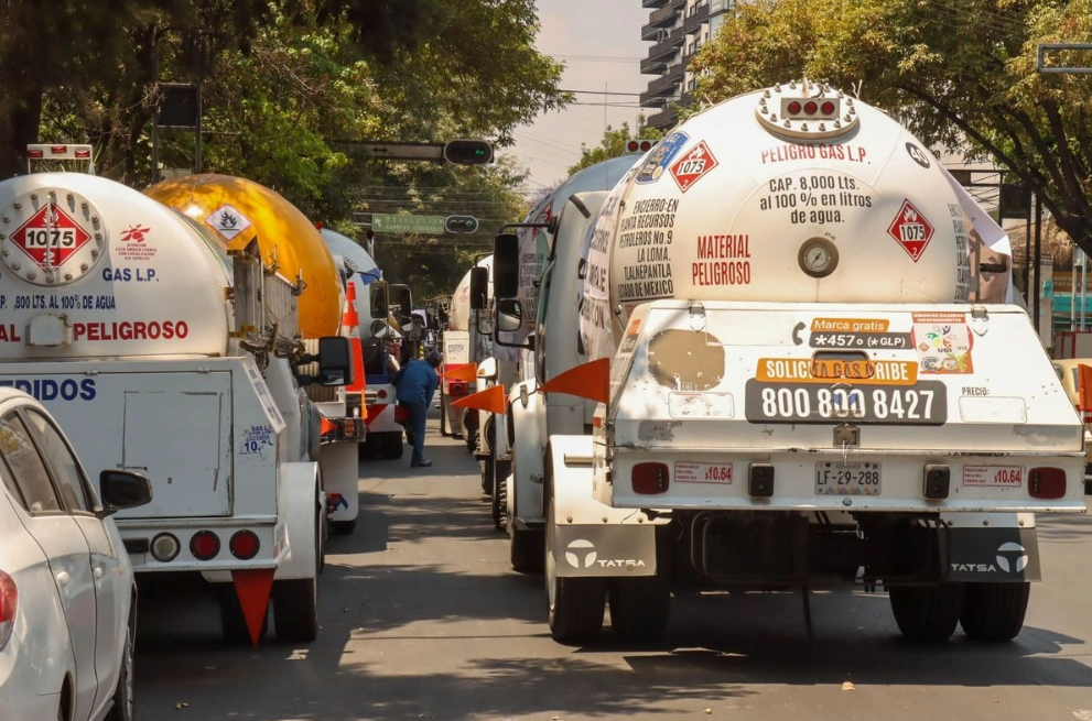 Luz Elena González, dijo que estás dos normas complementarán el actual instrumento normativo que regularán por un lado el transporte de las refinerías o puntos de importación de gas LP