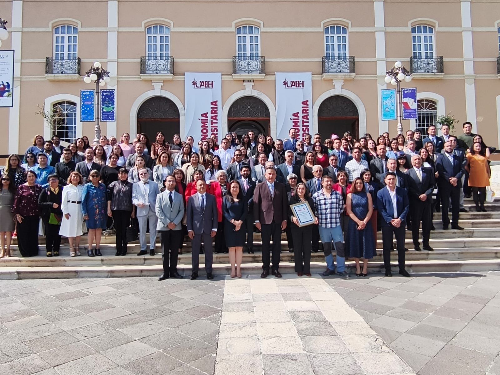 UAEH entrega el galardón “Alas de Libertad 2025” a la periodista Aída Suárez Chávez