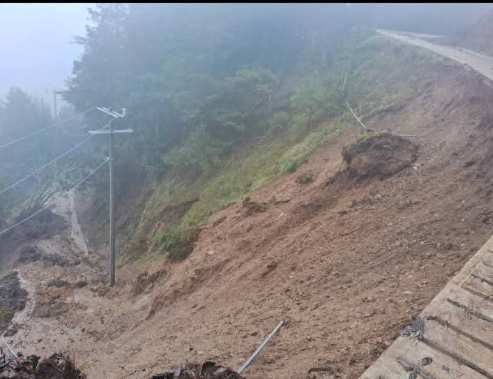 Rescatan a 8 familias en Nicolás Flores tras intensas lluvias; varias comunidades siguen incomunicadas