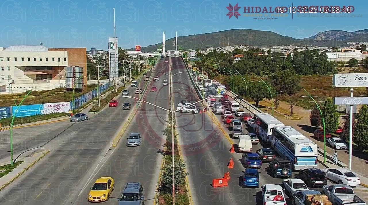 Tráfico lento en el bulevar Colosio por congestionamiento vial
