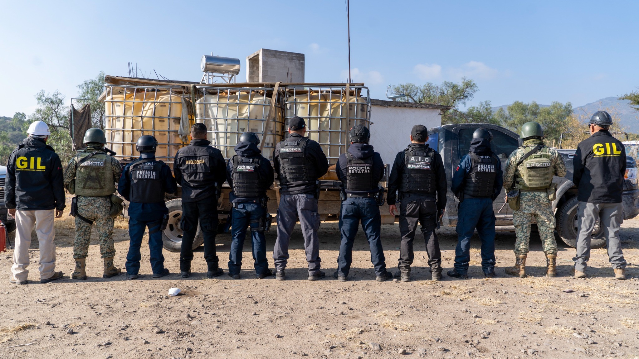 SSPH asegura predio donde se almacenaba droga e hidrocarburo en Tepetitlán