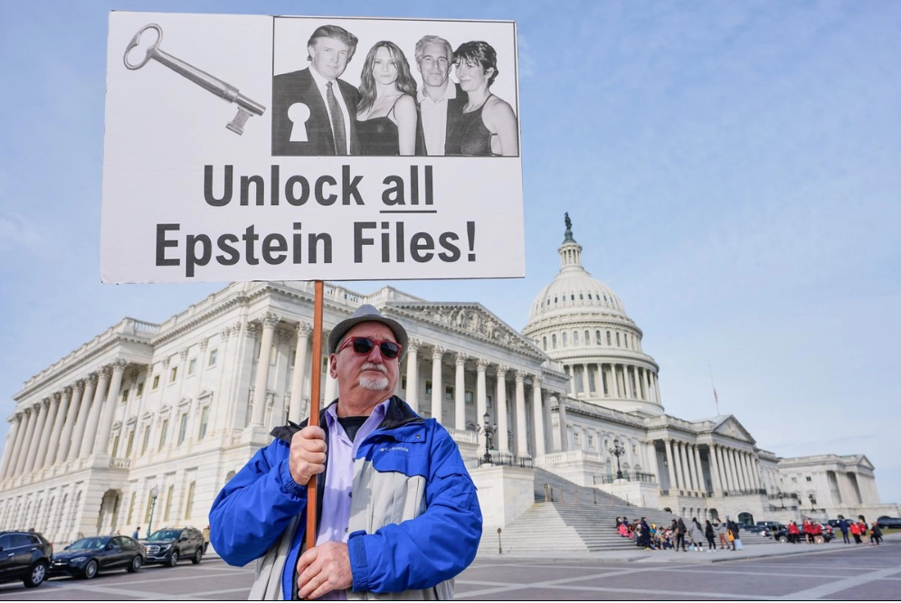 Cámara de Representantes vota a favor de publicar archivos de Epstein
