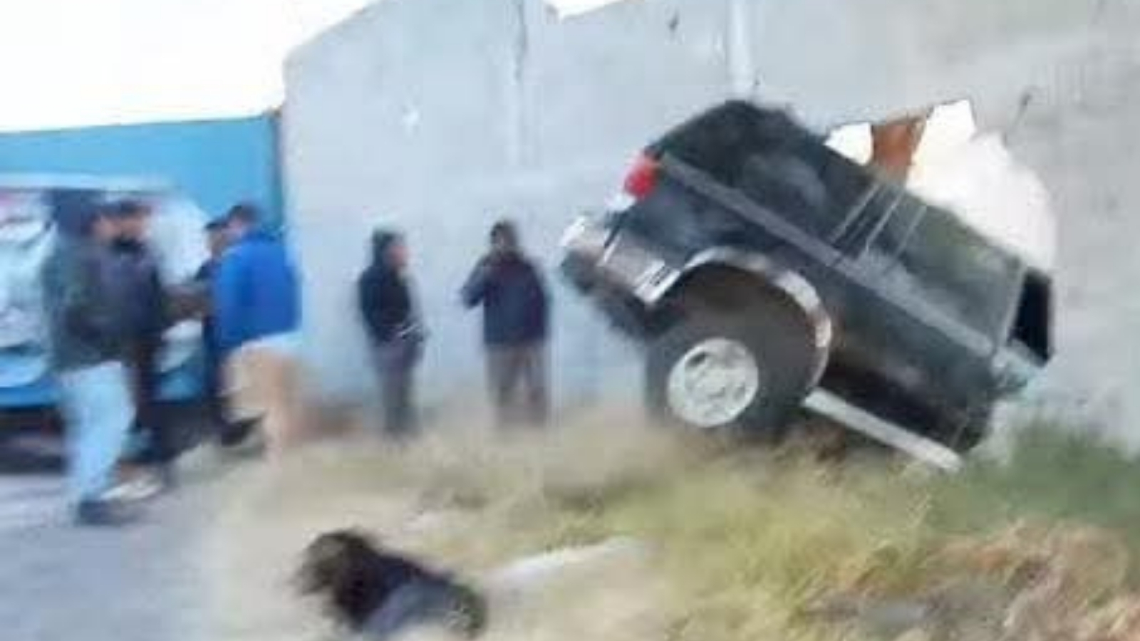 Fuerte movilización por accidente en puente ferroviario de Tula