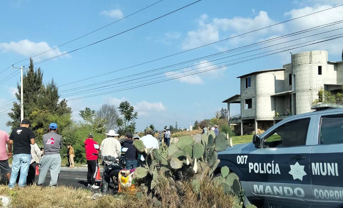 Choque entre camión y tractocamión deja un muerto en Ixmiquilpan