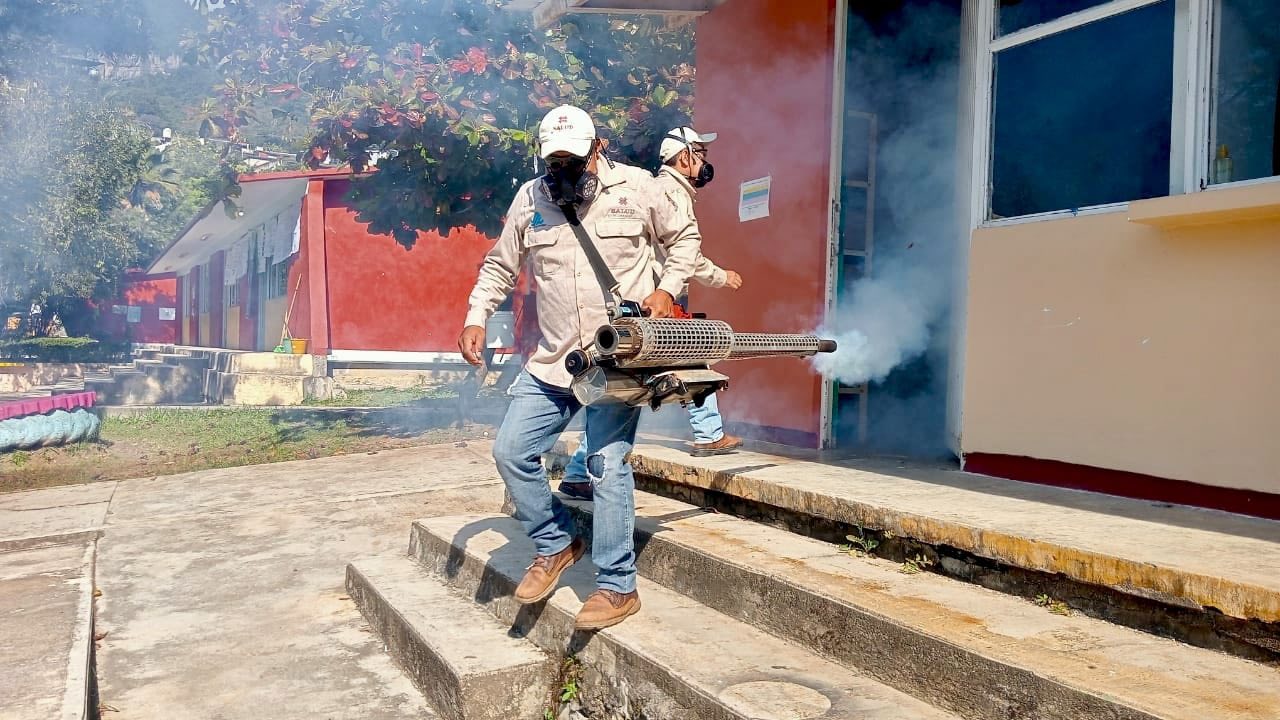 Clases presenciales regresan a comunidades Otomí-Tepehua, en cabecera municipal de Huehuetla siguen a distancia
