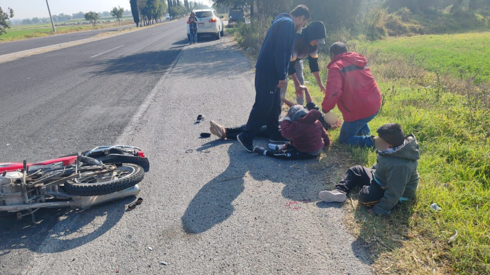 Cuatro lesionados tras accidente de motocicleta
