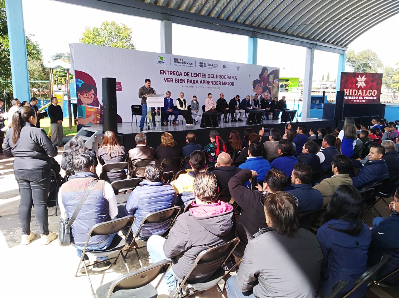 Entregan 20 mil lentes gratuitos para fortalecer el aprendizaje de estudiantes hidalguenses