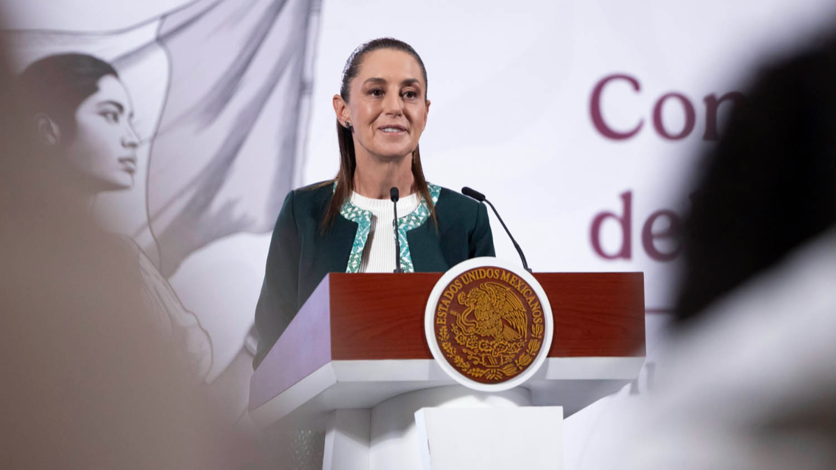 Deslindan a Fátima Bosch del dueño de Miss Universo