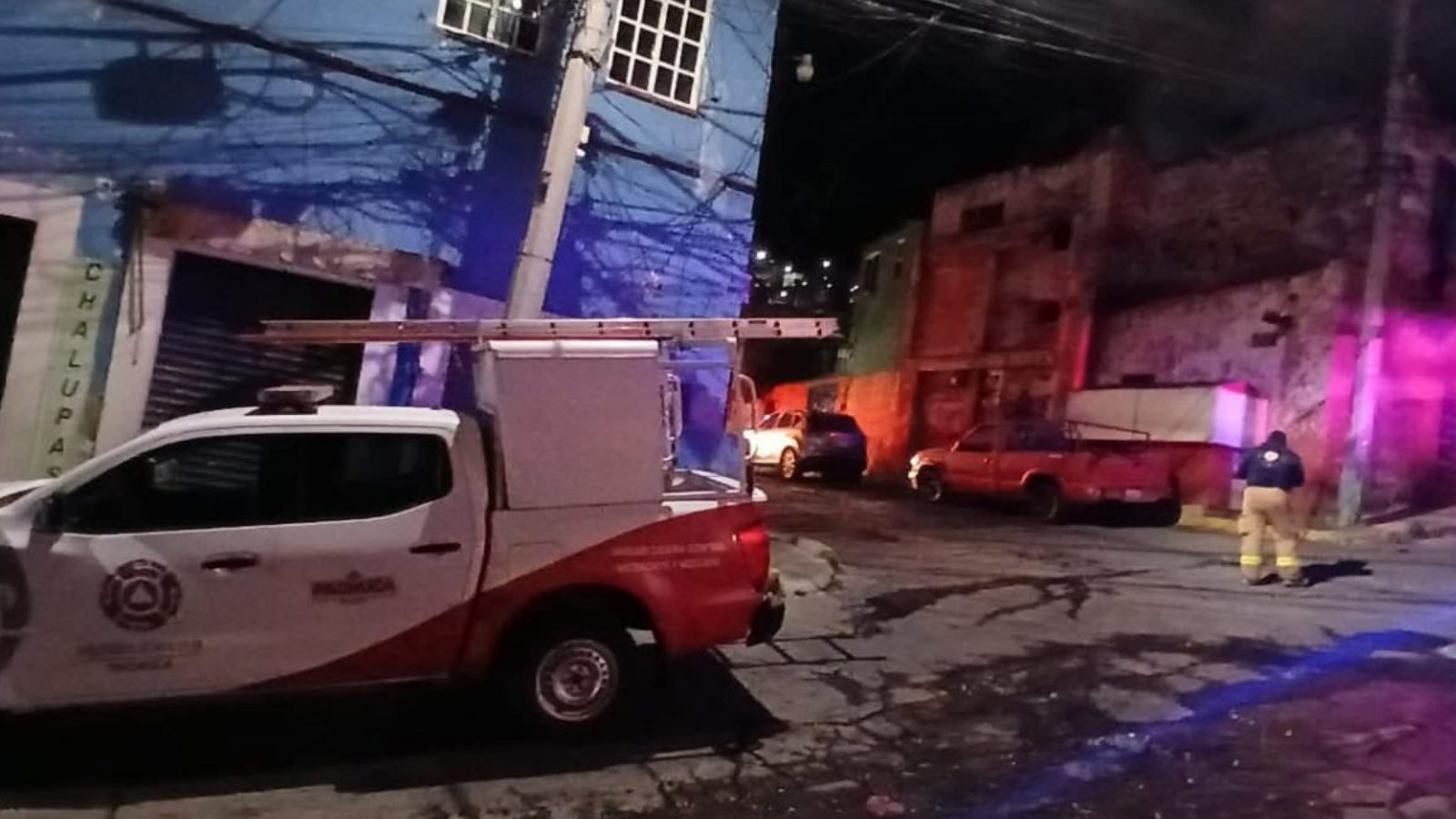 Fuego consume casa en Pachuca