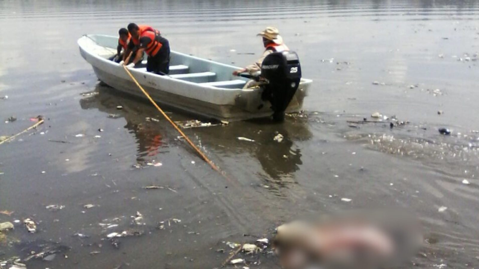 Hallan cuerpo flotando en la presa Endhó