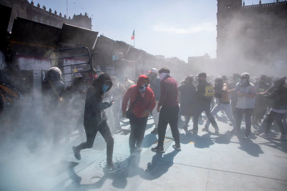 Sheinbaum reclama al PAN por acudir a E.U. tras marcha de la Generación Z