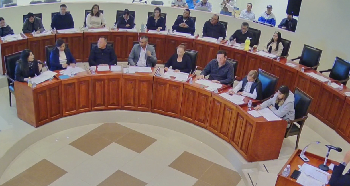 Nepotismo sigue en Tulancingo, denuncia regidora en cabildo y cortan la transmisión en vivo