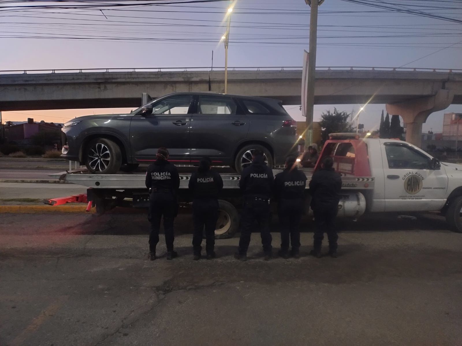Camioneta robada en Puebla es hallada en Mineral de la Reforma