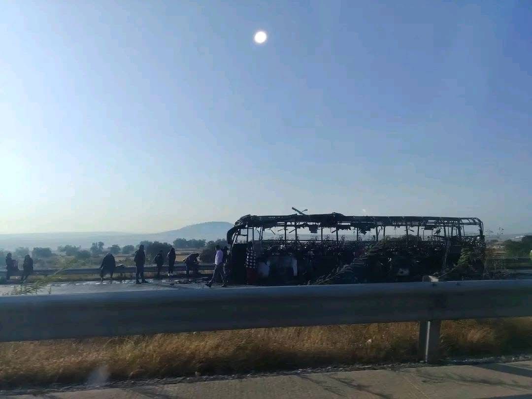 incendio de autobús en el Arco Norte