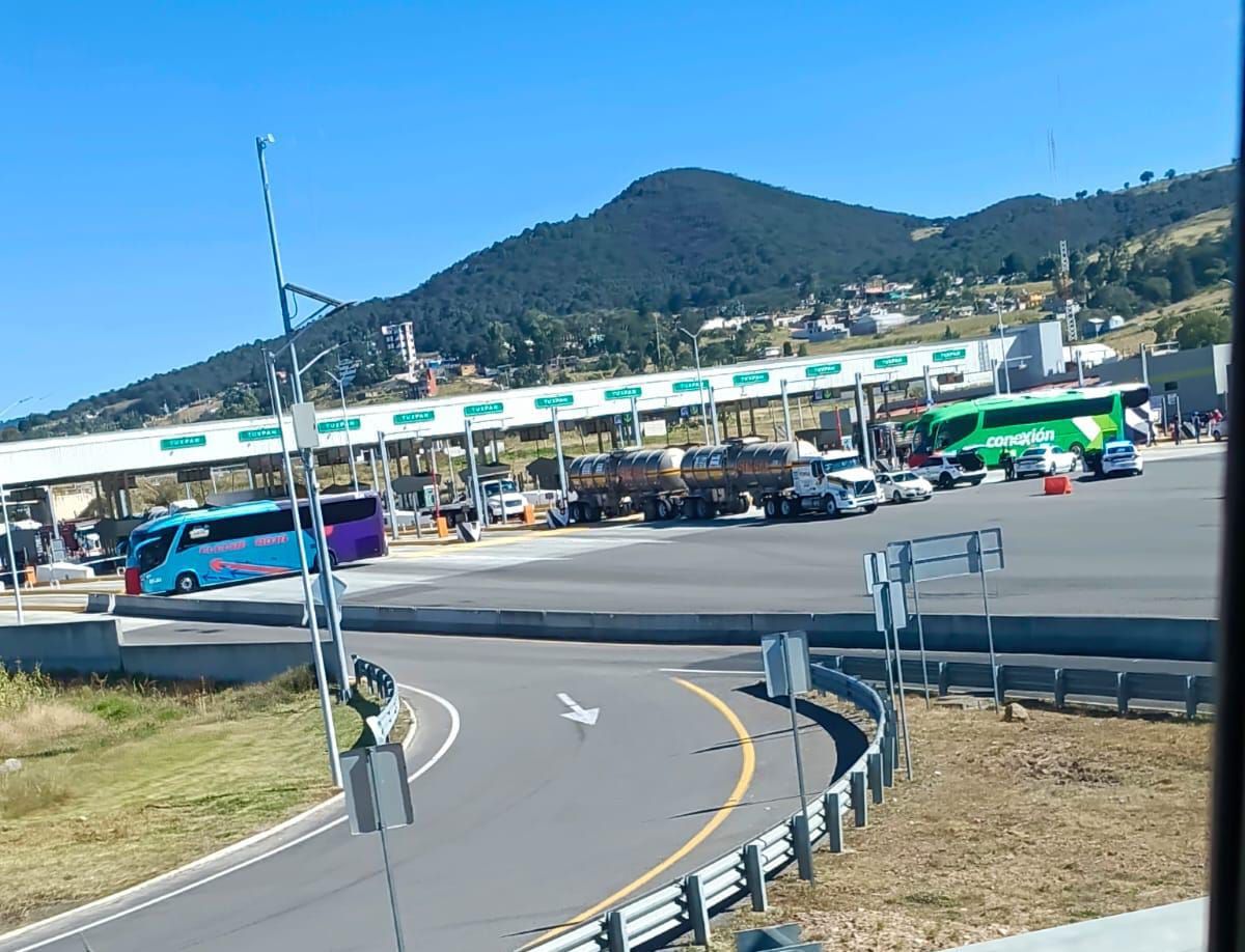 bloqueo en autopista México-Tuxpan