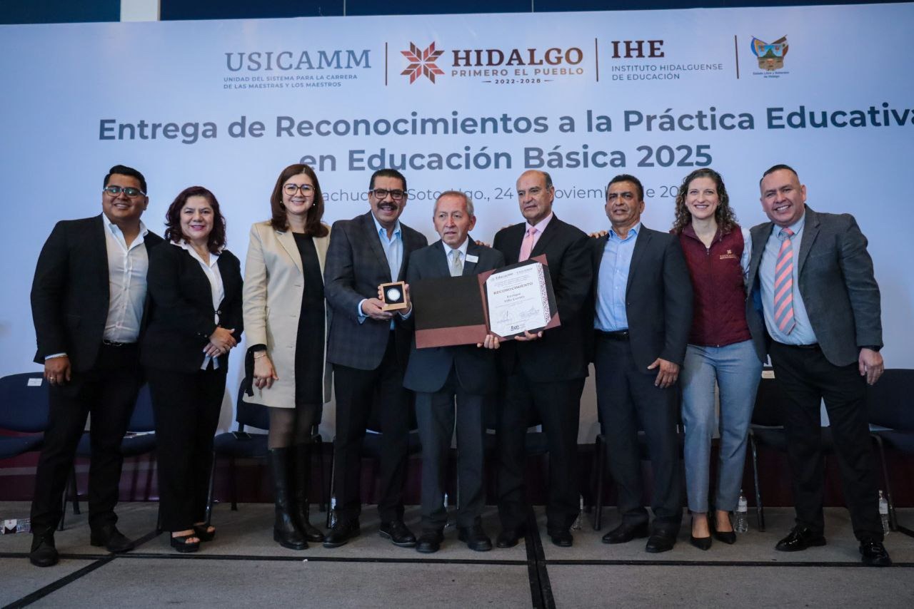 Reconocen a docentes por impulsar nuevas estrategias educativas en Hidalgo