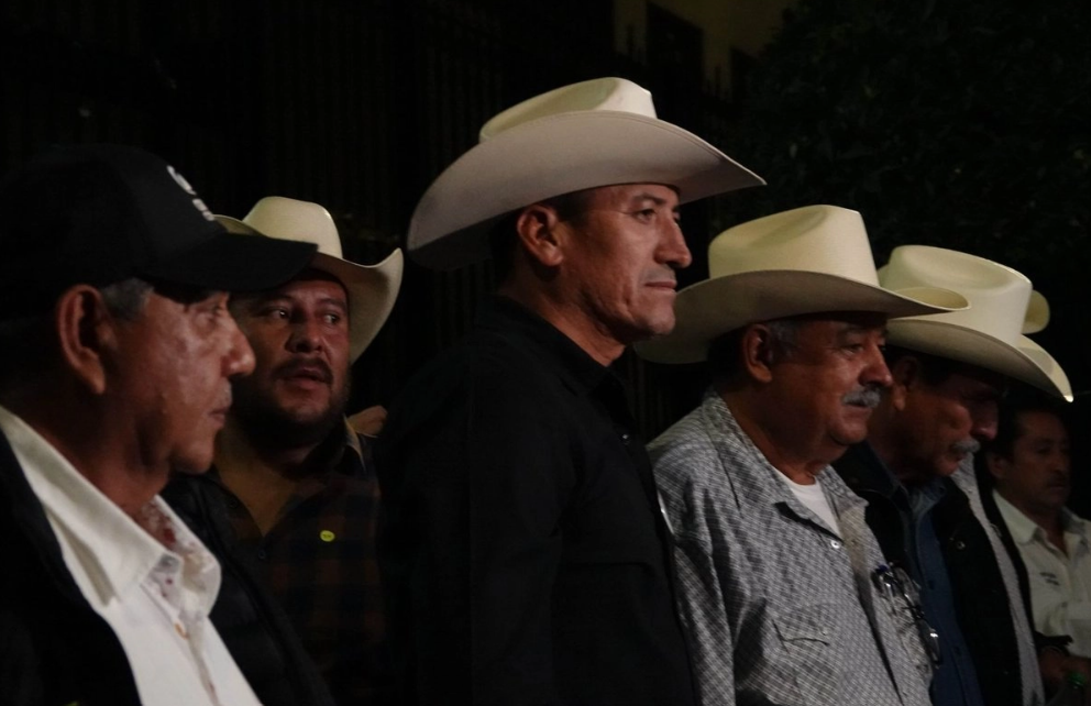 Campesinos y transportistas mantienen negociaciones con autoridades… pero las protestas podrían escalar en CDMX