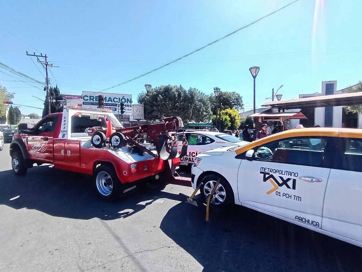 Sancionan a 345 unidades durante operativo de transporte en Pachuca