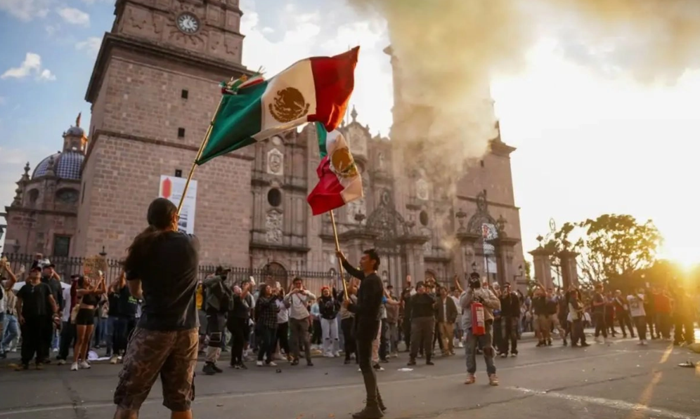 Descarta Sheinbaum respuesta militar a la crisis en Michoacán