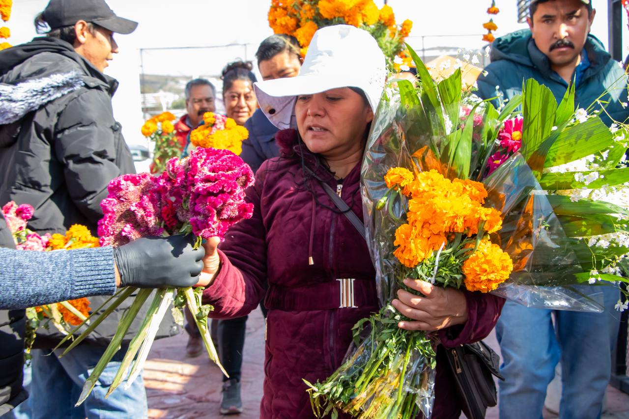 Alta afluencia y saldo blanco en panteones de Mineral de la Reforma