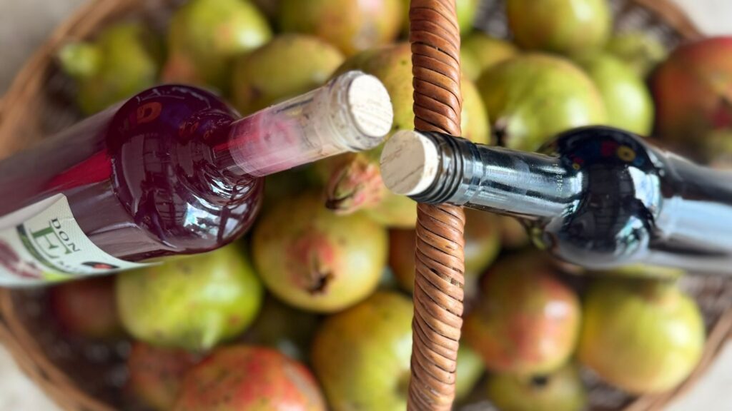 Ricardo ha logrado comercializar su licor artesanal en cadenas como Walmart y en la Central de Abasto de la Ciudad de México