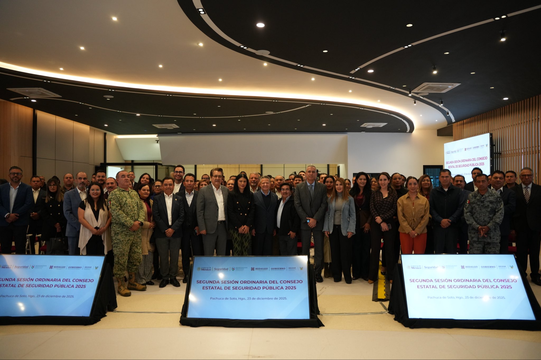 Julio Menchaca llama a reforzar el trabajo coordinado por la paz en Hidalgo