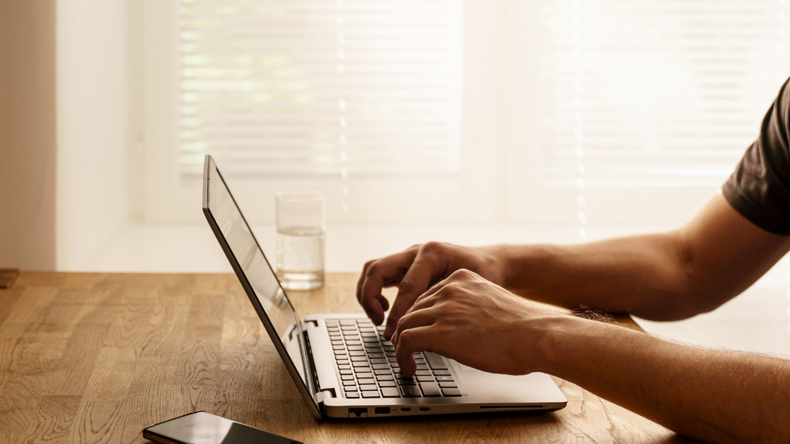 ¿Buscas trabajo o personal? Así funciona el Programa de Apoyo al Empleo 2026