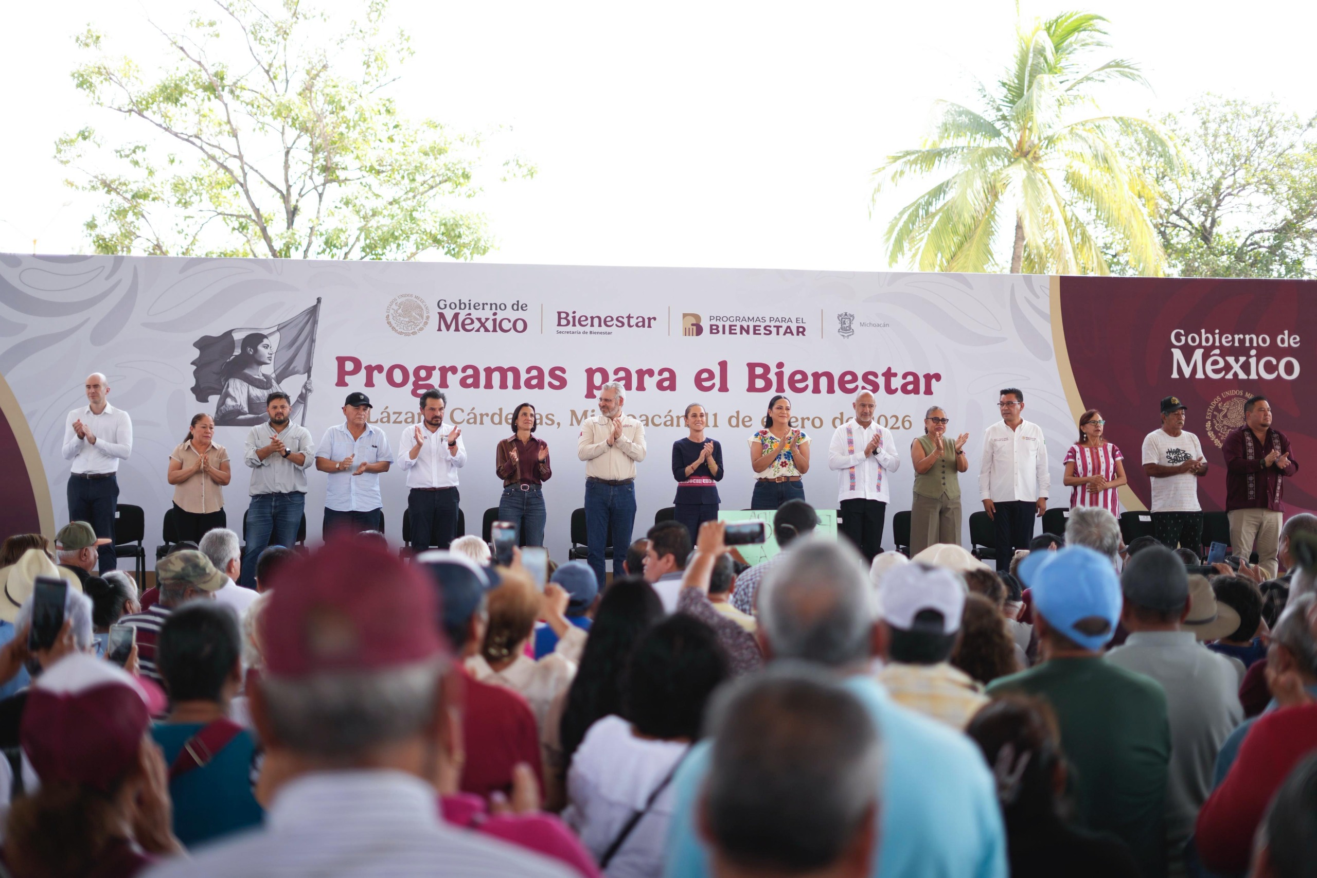 Claudia Sheinbaum presenta avances del Plan Michoacán en Lázaro Cárdenas.