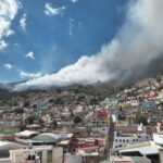 Humo por incendio en el cerro de San Cristóbal en Pachuca