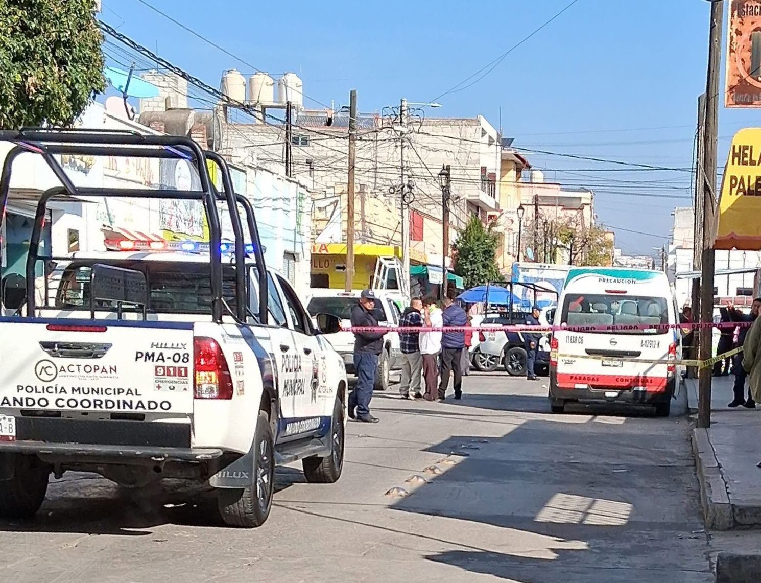 Mujer muere dentro de combi en ruta Actopan-El Arenal