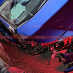 Llamó la atención: vehículo dañado, pertenencias dentro y ningún tripulante en el lugar. Ocurrió en la autopista México-Pachuca.