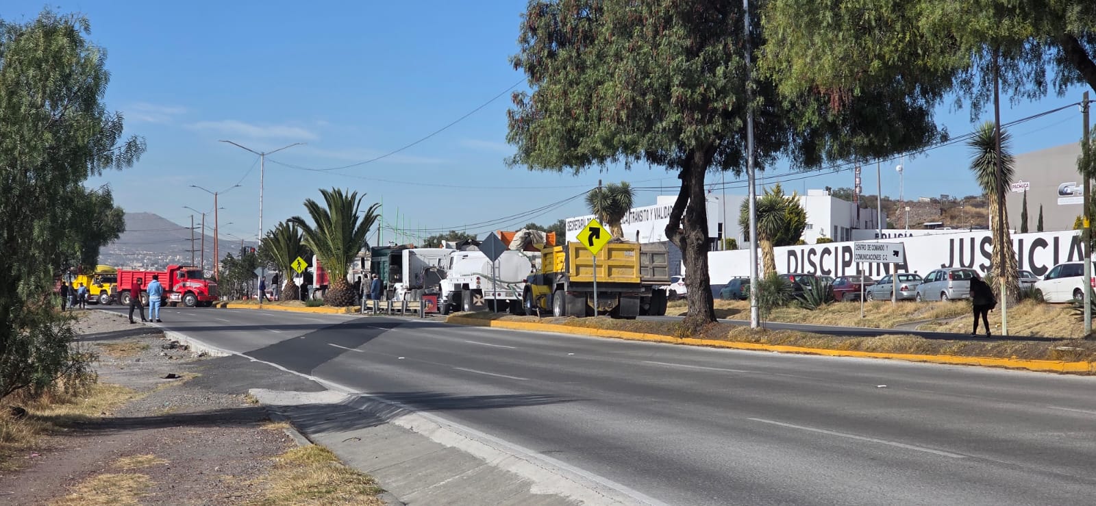 Bloquean bulevar Minero en Pachuca: Transportistas denuncian abuso policial, exigen liberación de líder