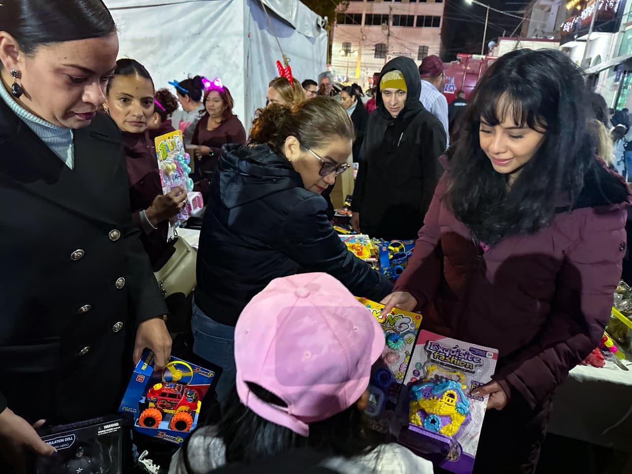 Más de 3 mil personas celebraron el Día de Reyes en Tizayuca con espectáculos, rosca y regalos.