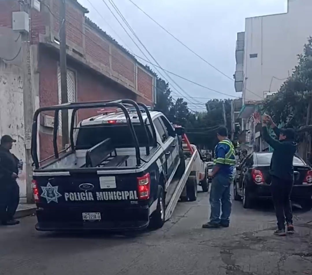 Patrulla de Tula al corralón por circular con placas particulares; cuatro unidades en la misma situación