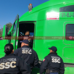 La México-Pachuca fue tomada por policías tras el robo de un tráiler que desató una persecución a gran escala.