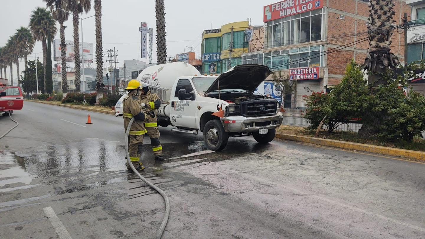 Falla en pipa de gas moviliza a emergencia en Tizayuca