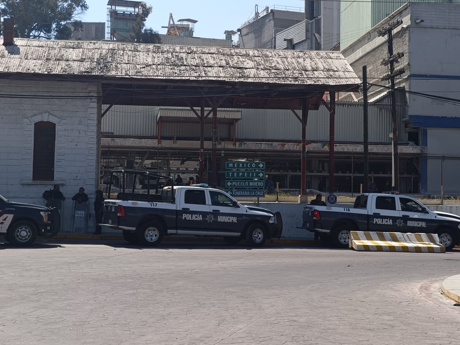 FGJEM entrega planta Cruz Azul Hidalgo a Víctor Velázquez; grupo Sarabia impugna operativo